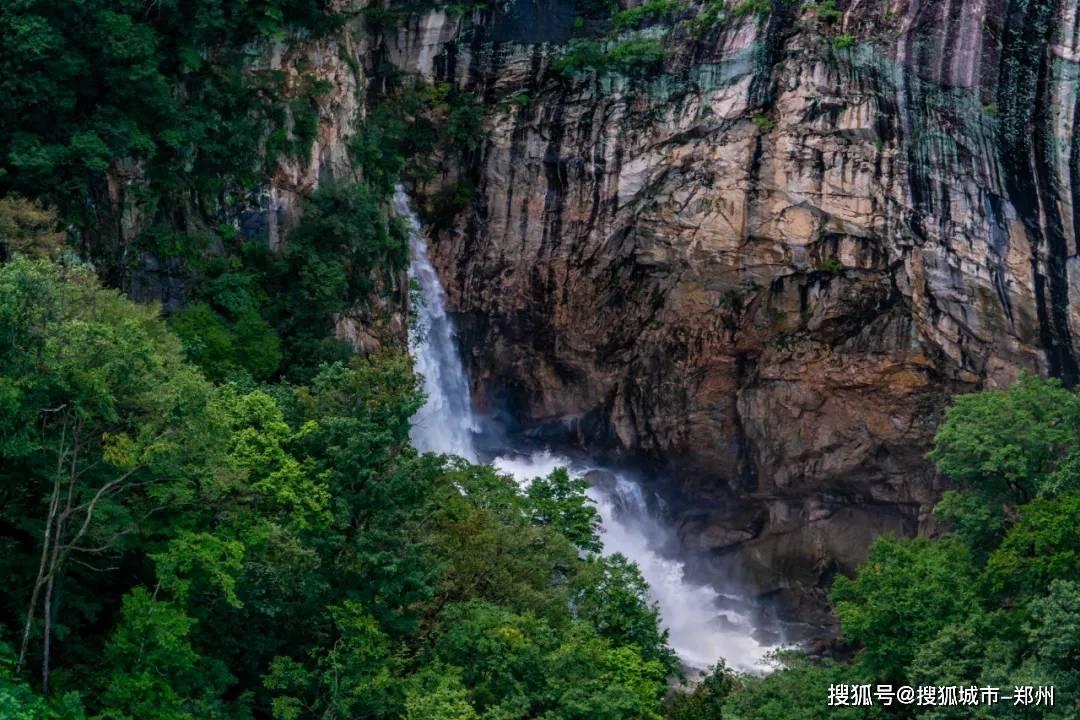 时尚民族风装扮